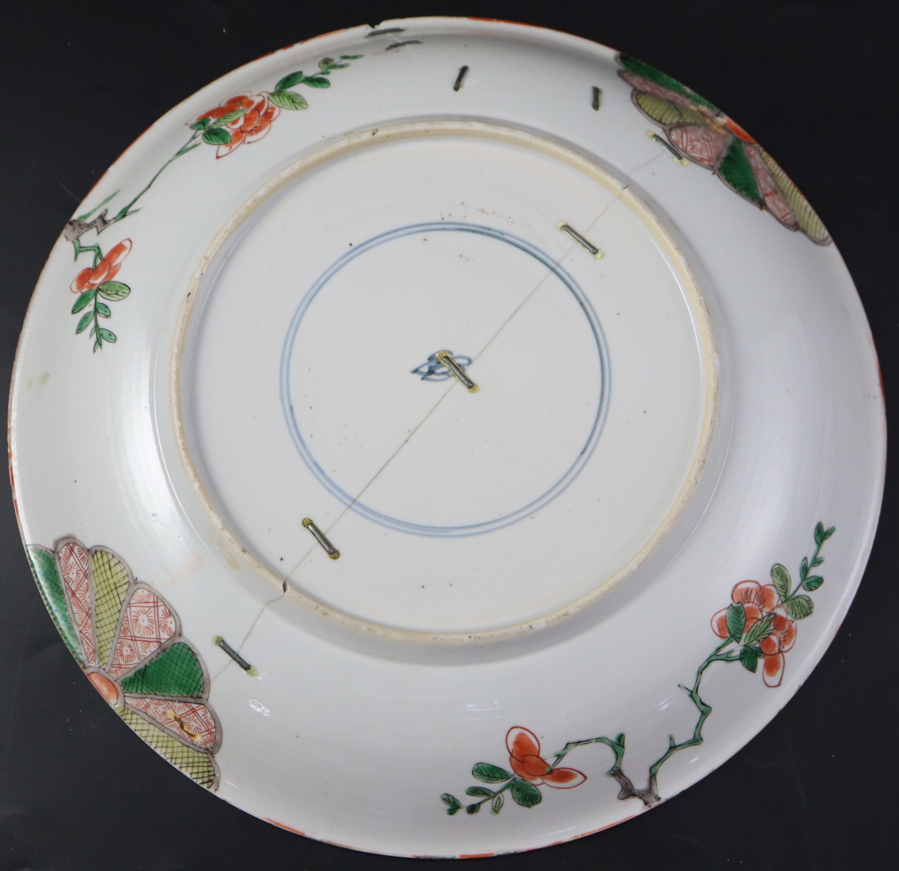 A Chinese Kangxi famille verte saucer dish, 25cm